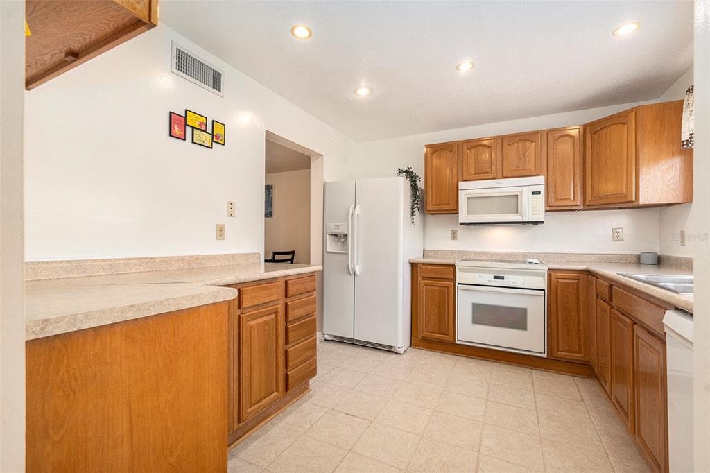 6311 NEWTOWN CIRCLE 11B2 photo 13