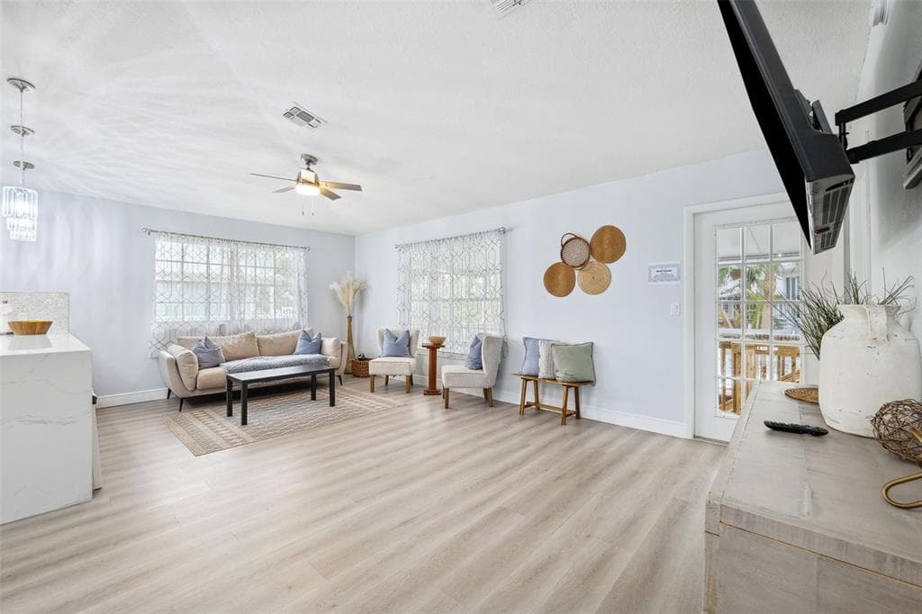 311 POINSETTIA ROAD photo 8