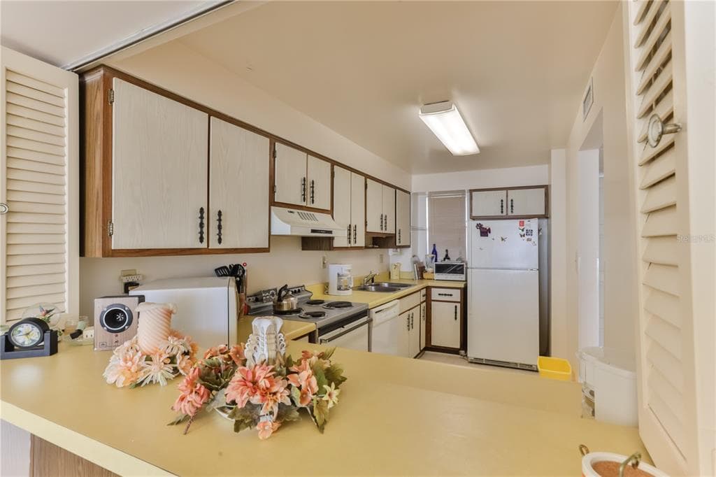 1133 OCEAN SHORE BOULEVARD 302 photo 23