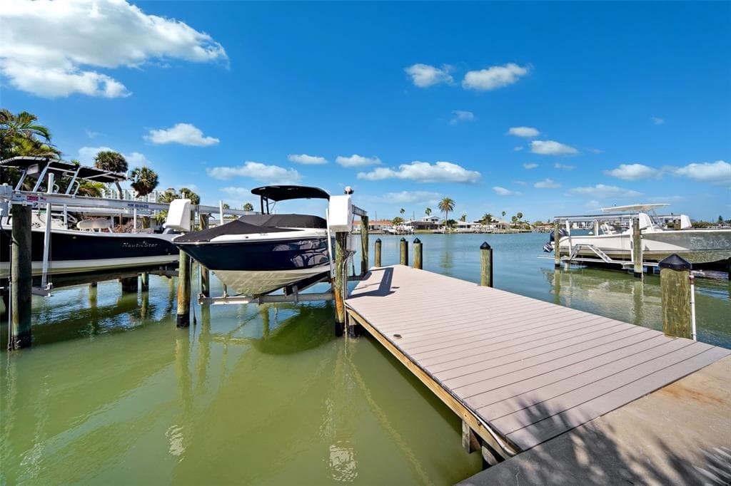 6410 3RD PALM POINT photo 11