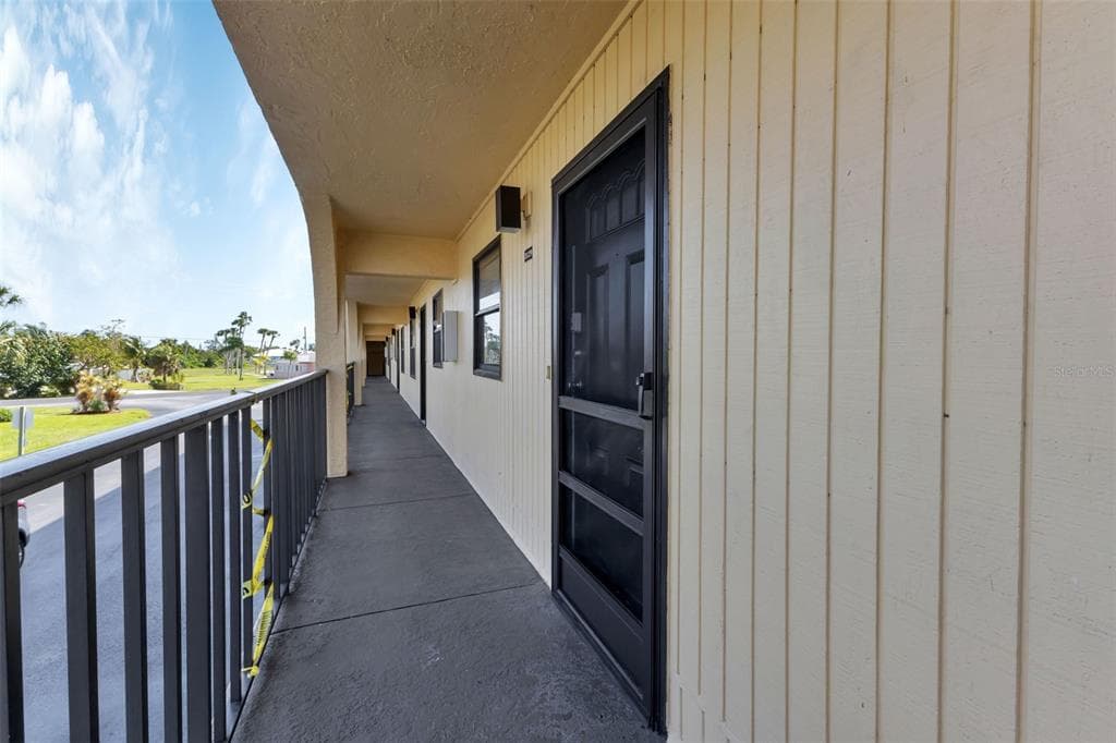 14459 RIVER BEACH DRIVE 129 photo 2
