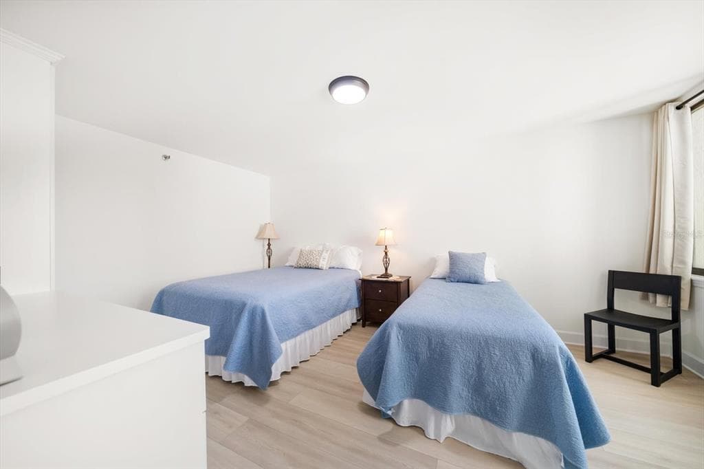 1480 GULF BOULEVARD 401 photo 22