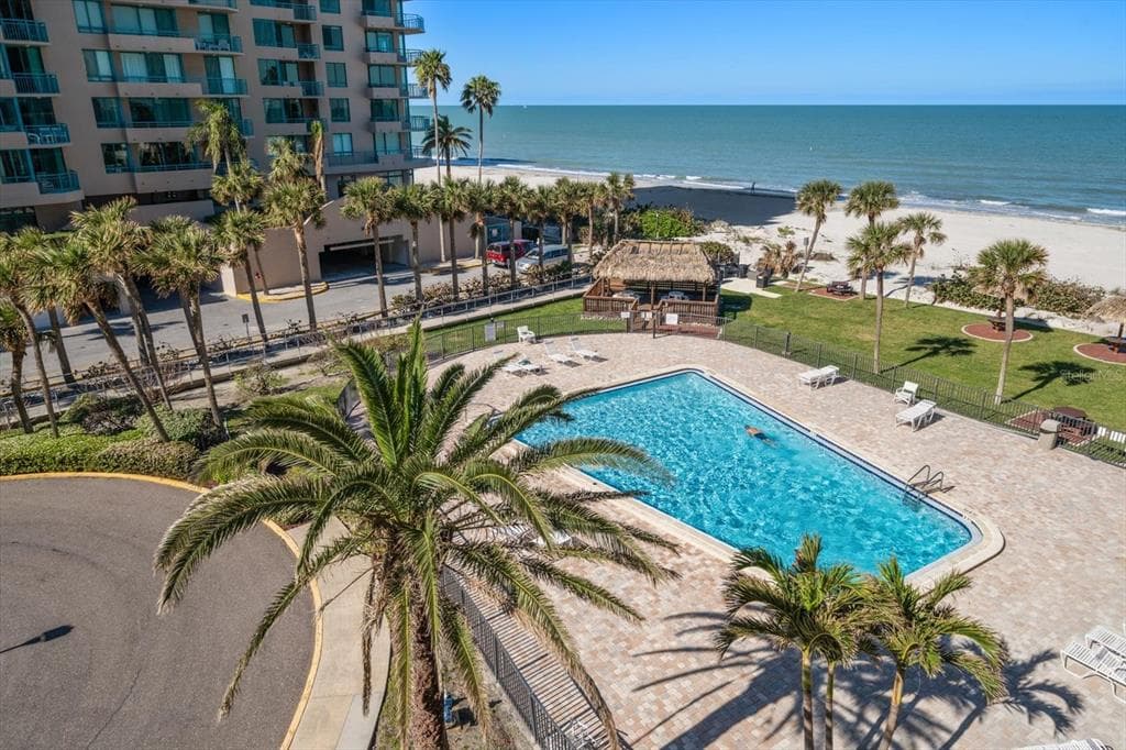 1480 GULF BOULEVARD 401 photo 24