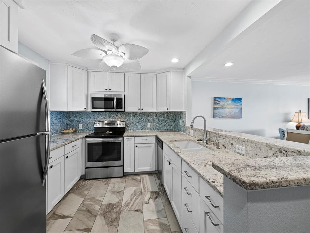 600 SUTTON PLACE 104B photo 16