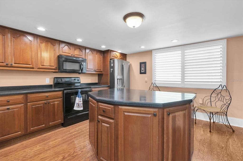553 HAVEN POINT DRIVE photo 13