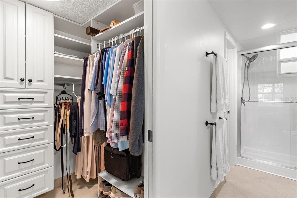 600 SUTTON PLACE 101B photo 17