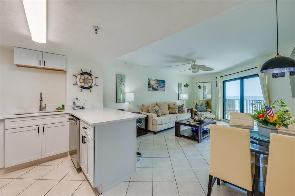 3647 S ATLANTIC AVENUE 5B photo 3