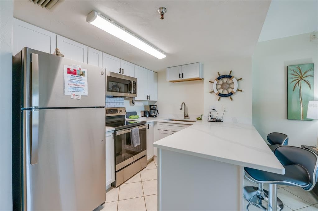 3647 S ATLANTIC AVENUE 5B photo 4