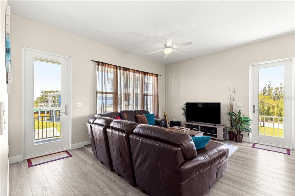 6771 SEAVIEW BOULEVARD photo 7