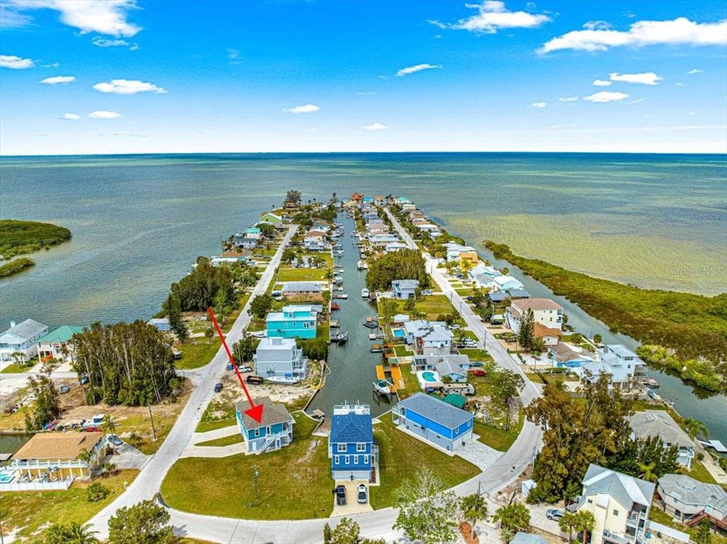 6771 SEAVIEW BOULEVARD photo 1