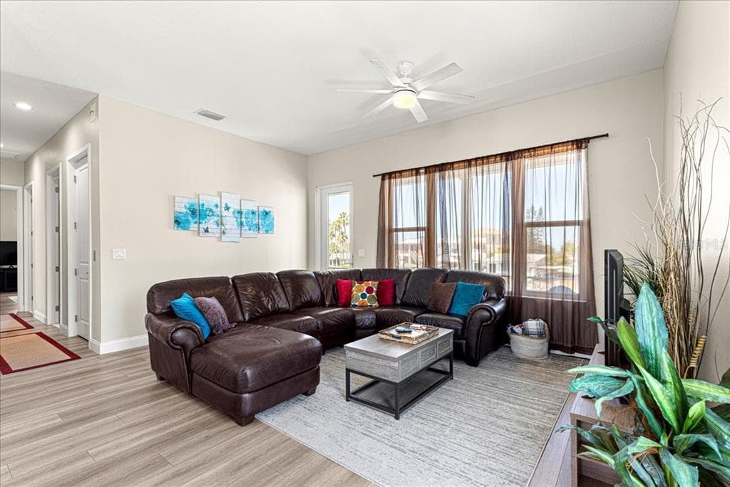 6771 SEAVIEW BOULEVARD photo 10