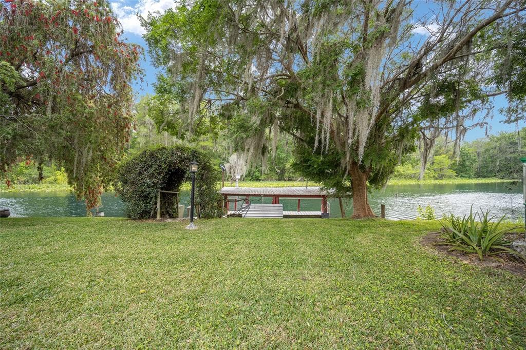 12180 MAPLE STREET photo 9