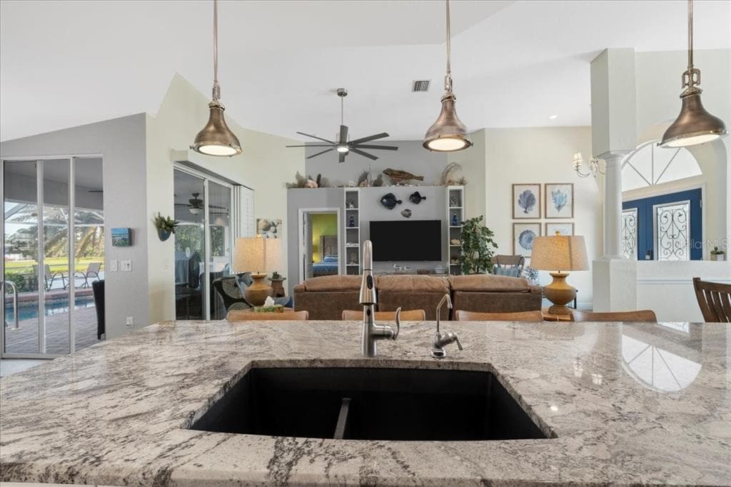 1091 ROTONDA CIRCLE photo 16