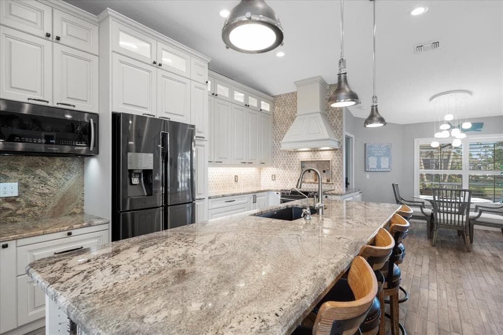 1091 ROTONDA CIRCLE photo 12
