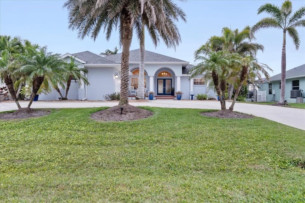 1091 ROTONDA CIRCLE photo 1