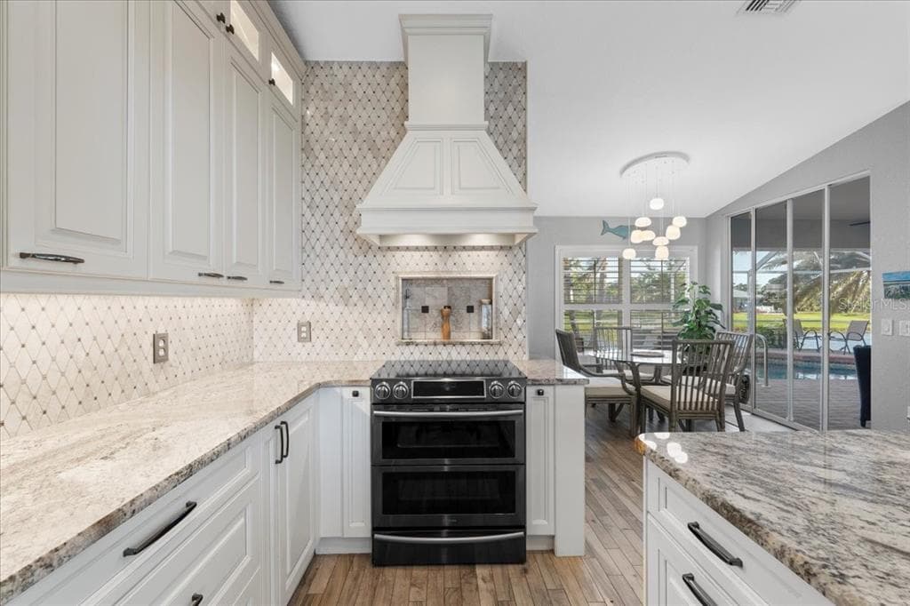 1091 ROTONDA CIRCLE photo 15