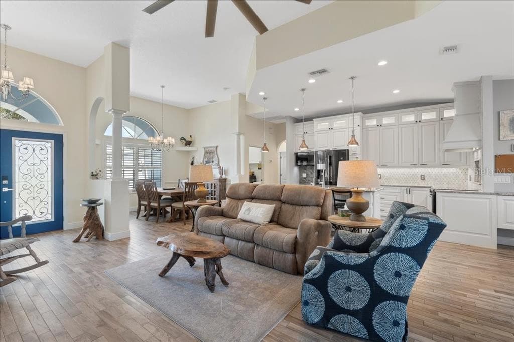 1091 ROTONDA CIRCLE photo 21