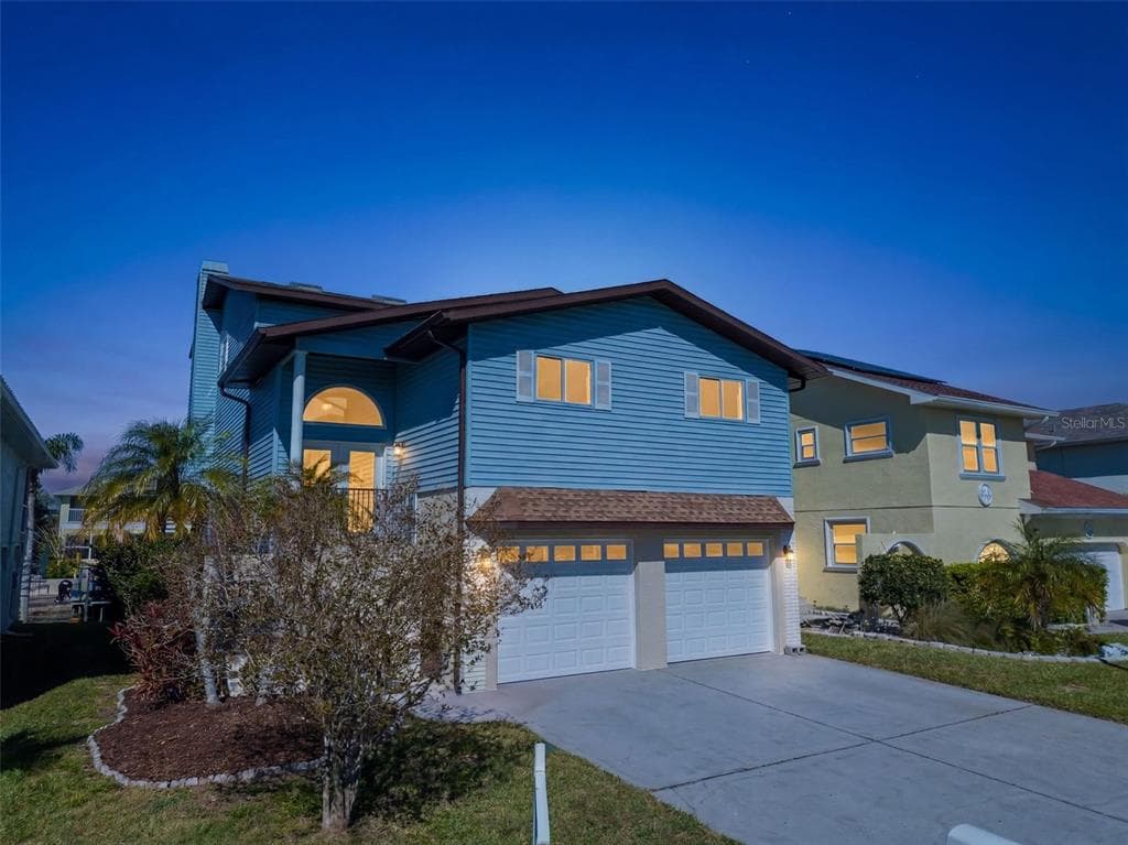 6241 BAYSIDE DRIVE photo 2