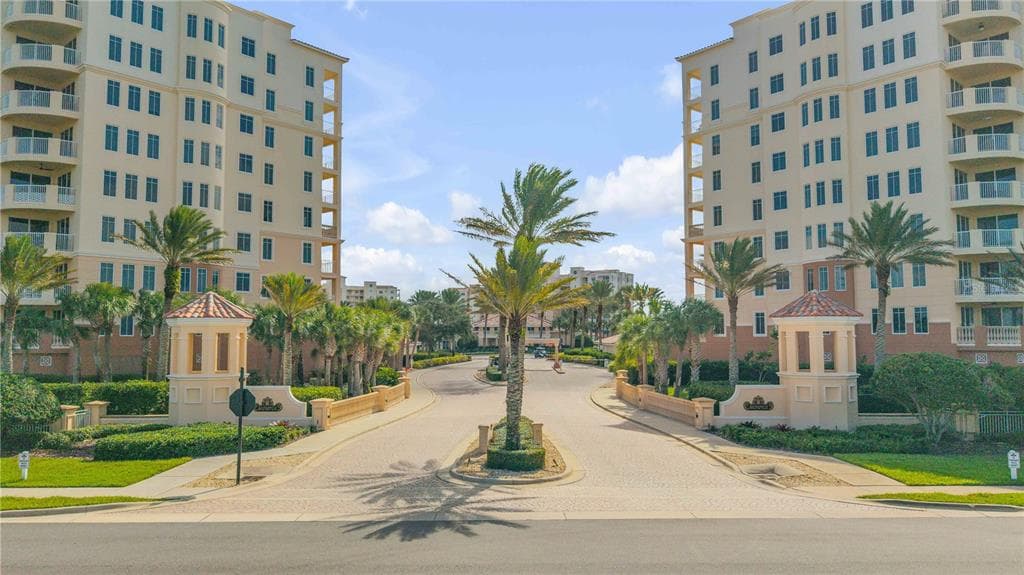 261 MINORCA BEACH WAY 406 photo 2