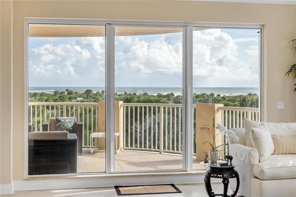 261 MINORCA BEACH WAY 406 photo 9