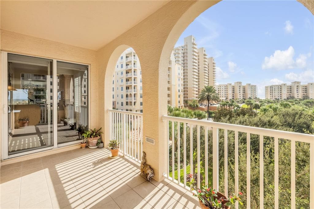 261 MINORCA BEACH WAY 406 photo 24