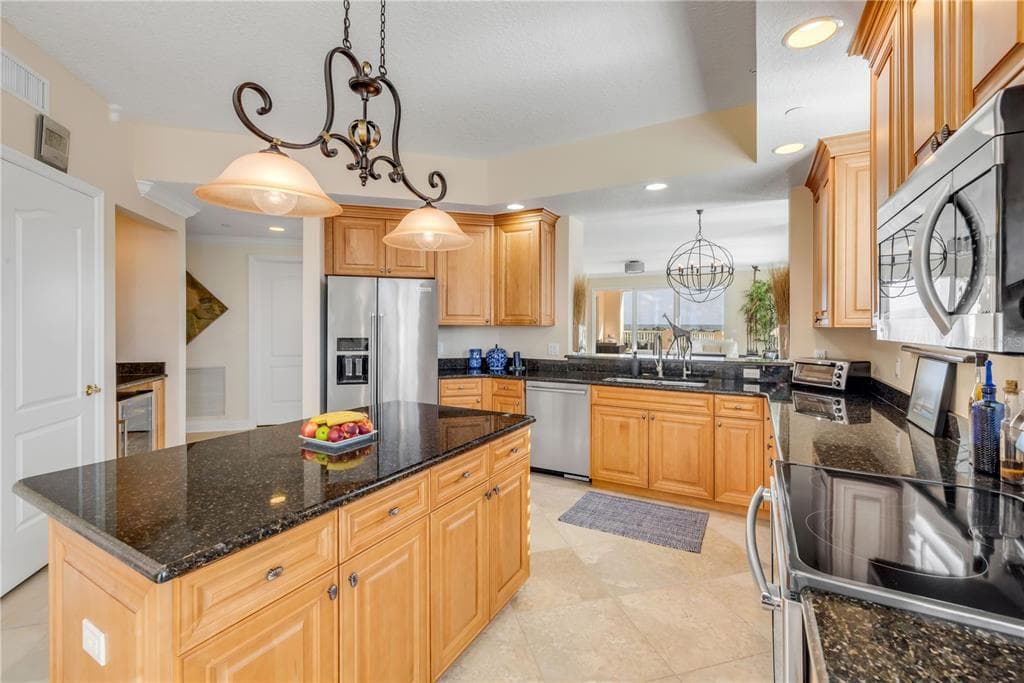 261 MINORCA BEACH WAY 406 photo 19