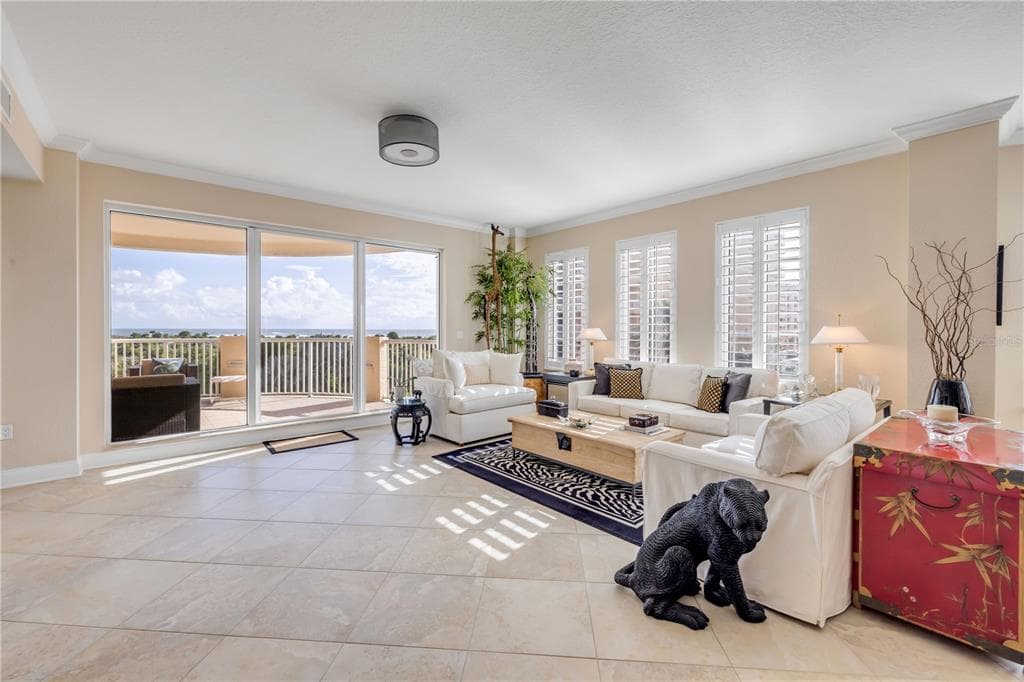 261 MINORCA BEACH WAY 406 photo 8
