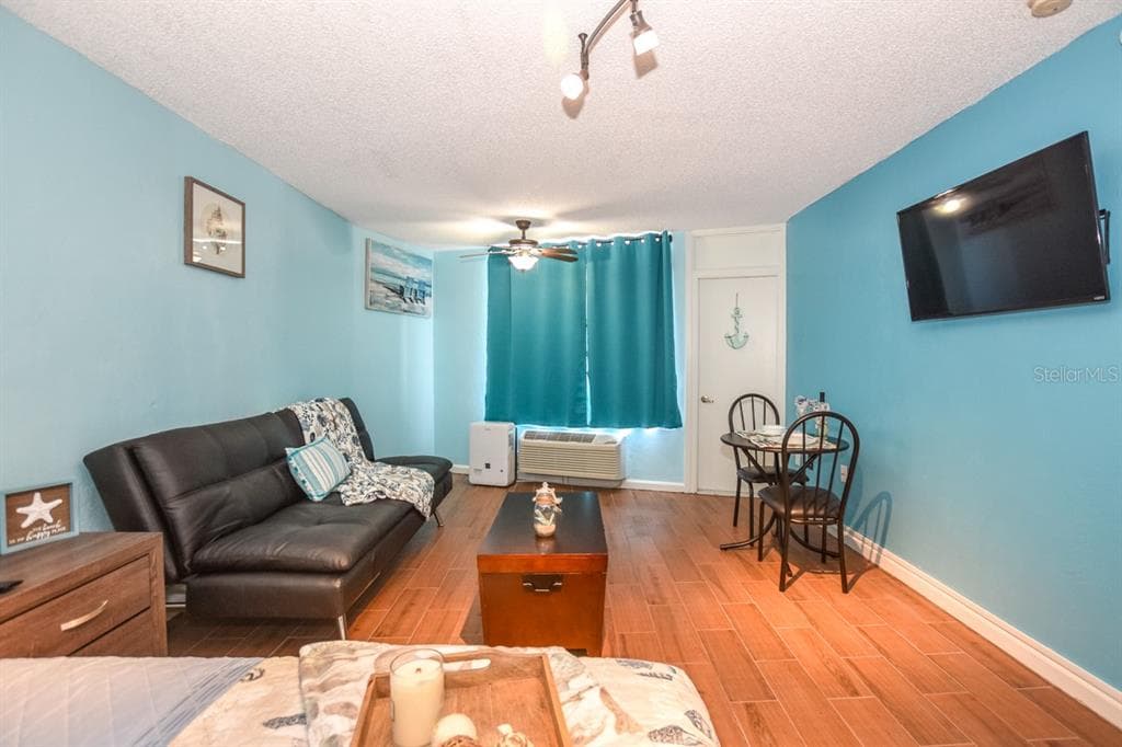 313 S. ATLANTIC AVE 526 photo 6
