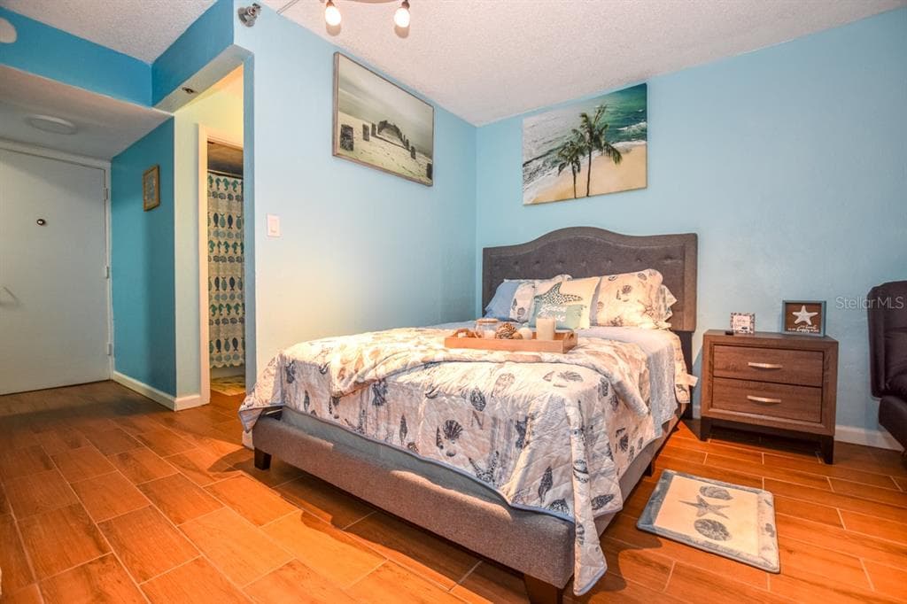 313 S. ATLANTIC AVE 526 photo 5