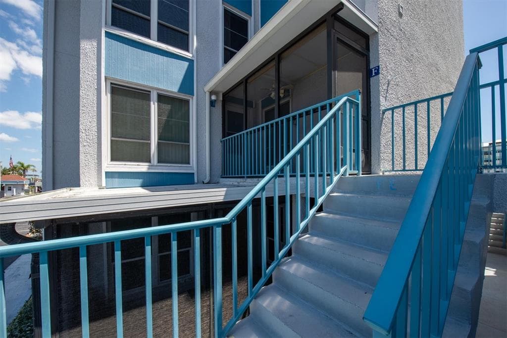 171 MEDALLION BOULEVARD F photo 2