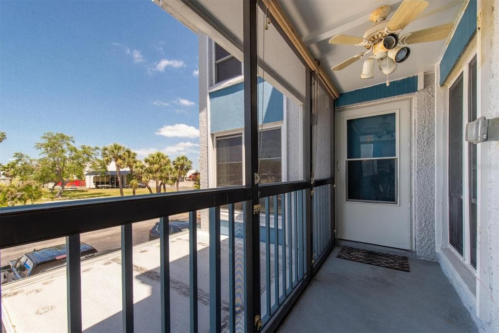 171 MEDALLION BOULEVARD F photo 3