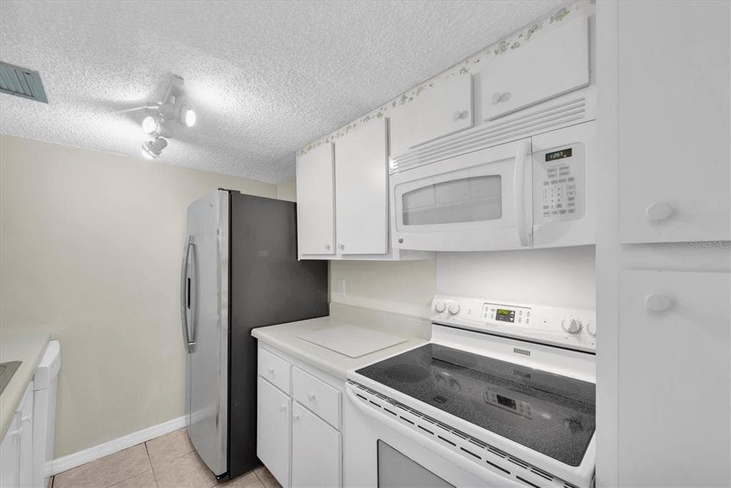 171 MEDALLION BOULEVARD F photo 10
