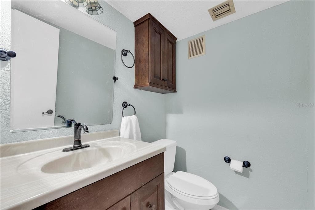 171 MEDALLION BOULEVARD F photo 18