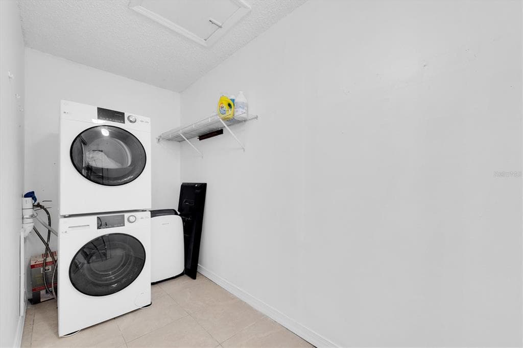 171 MEDALLION BOULEVARD F photo 19