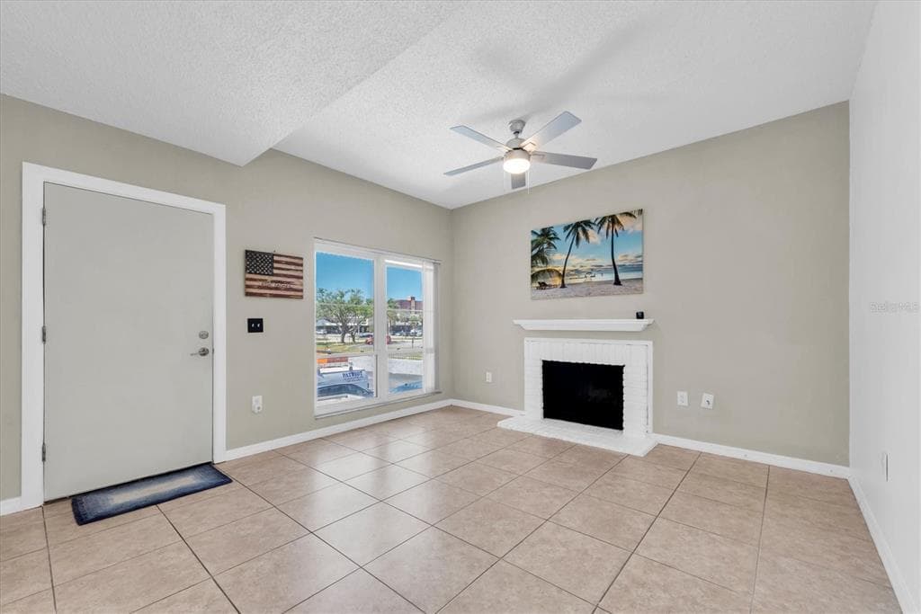 171 MEDALLION BOULEVARD F photo 4