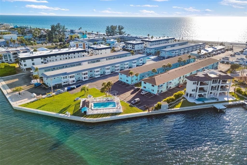 117 7TH STREET N 5 photo 1