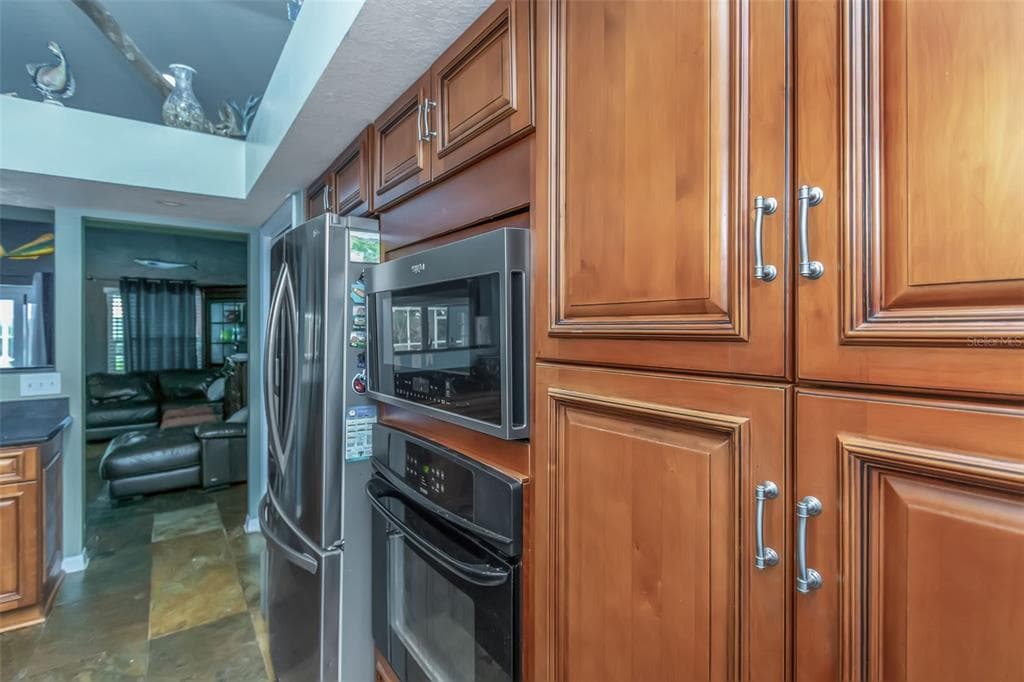 424 ISLAND CAY WAY photo 10