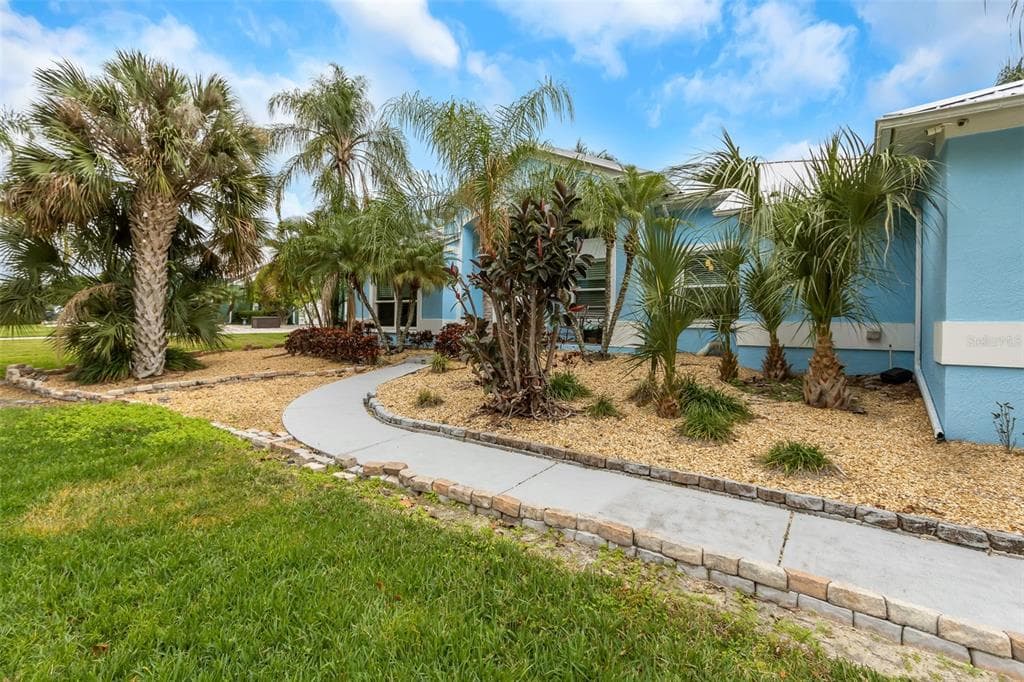 424 ISLAND CAY WAY 4