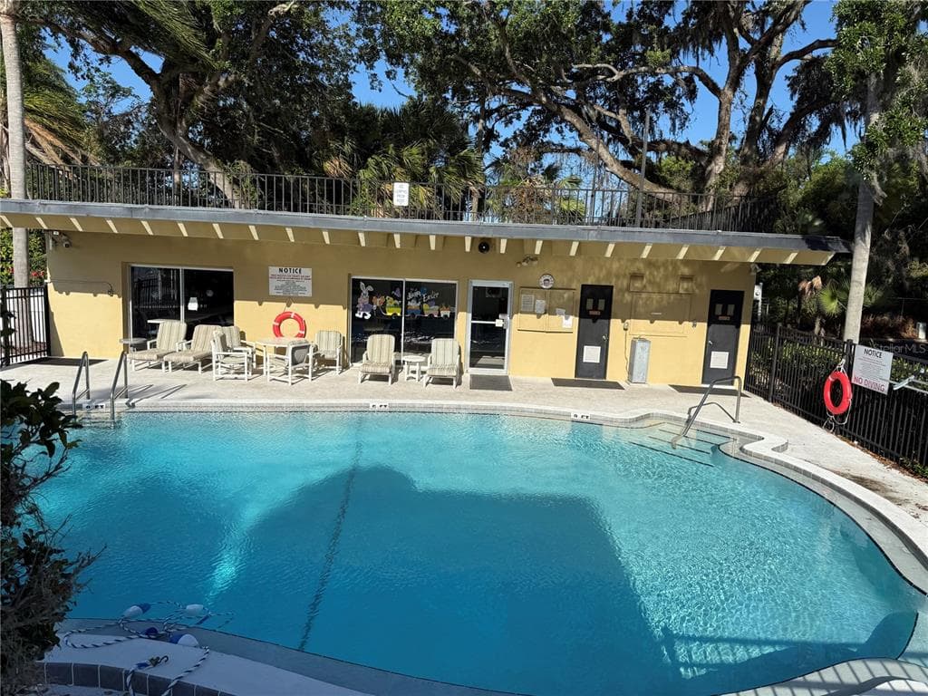2500 LEE ROAD #208 3