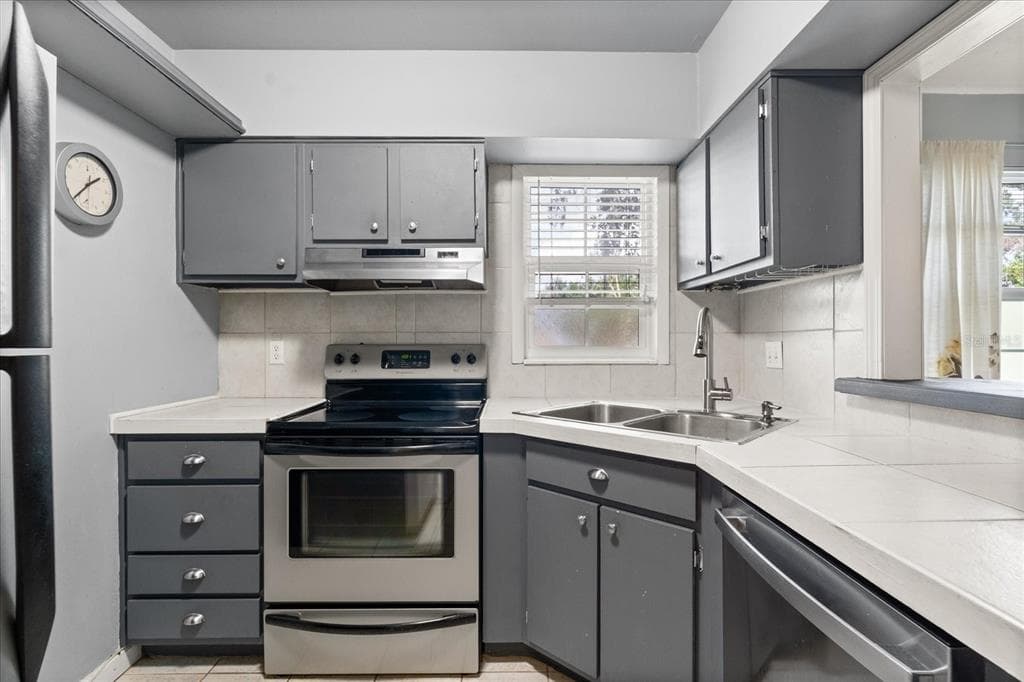 2500 LEE ROAD 208 photo 11