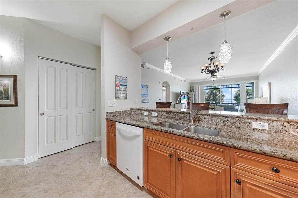 5114 MELBOURNE STREET A202 photo 7