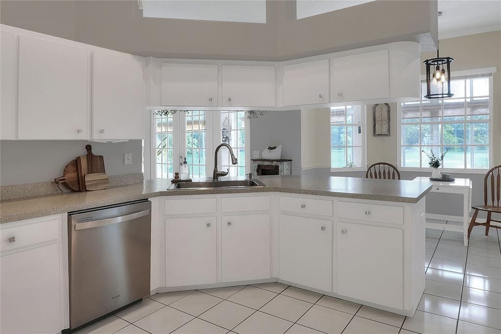5810 LAKE VICTORIA DRIVE photo 16