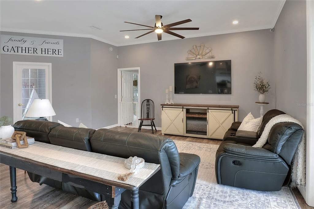 5810 LAKE VICTORIA DRIVE photo 8