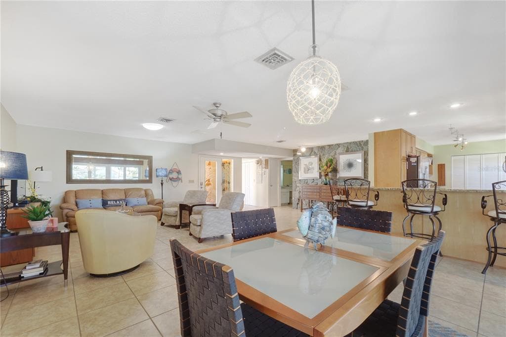 120 VILLA DRIVE 120 photo 13