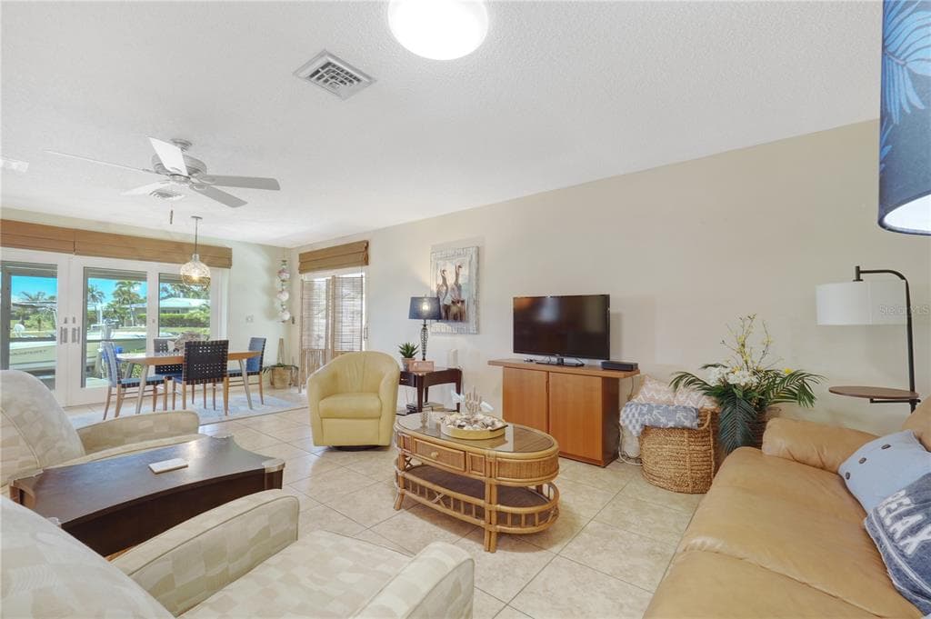 120 VILLA DRIVE 120 photo 17