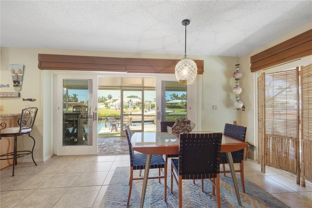 120 VILLA DRIVE 120 photo 18