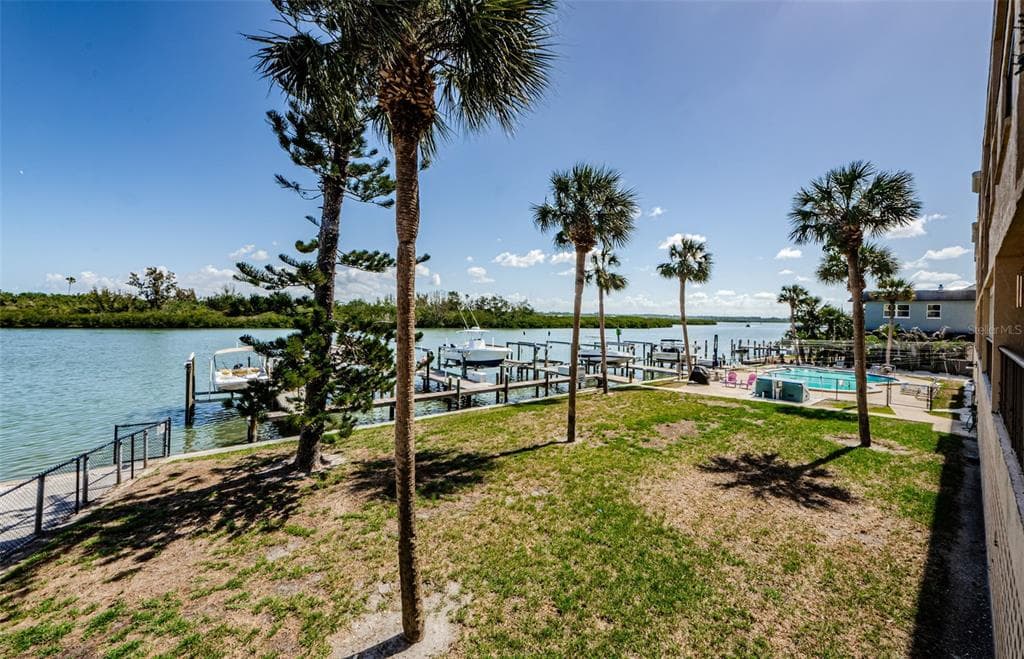 18201 GULF BOULEVARD 201 photo 17