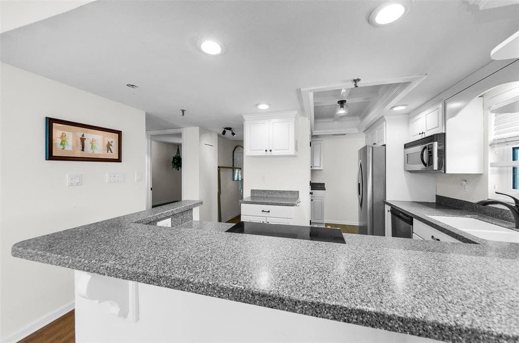18201 GULF BOULEVARD 201 photo 8