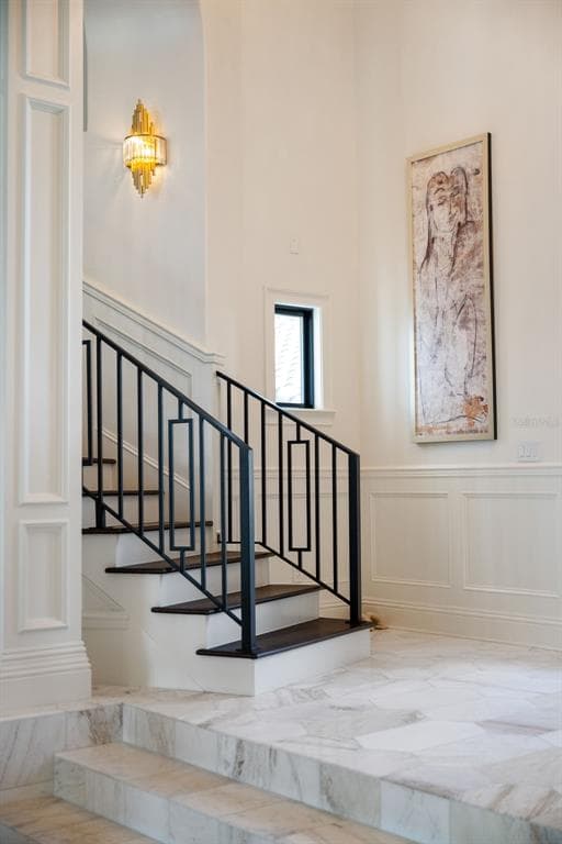 570 MANOR ROAD photo 18