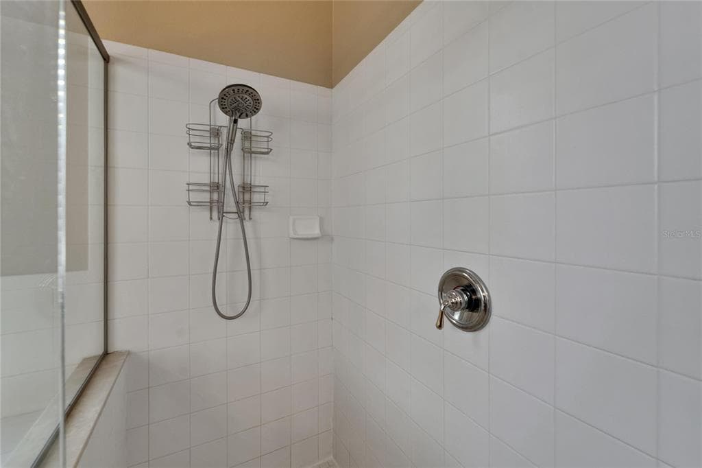 426 ISLEBAY DRIVE photo 22